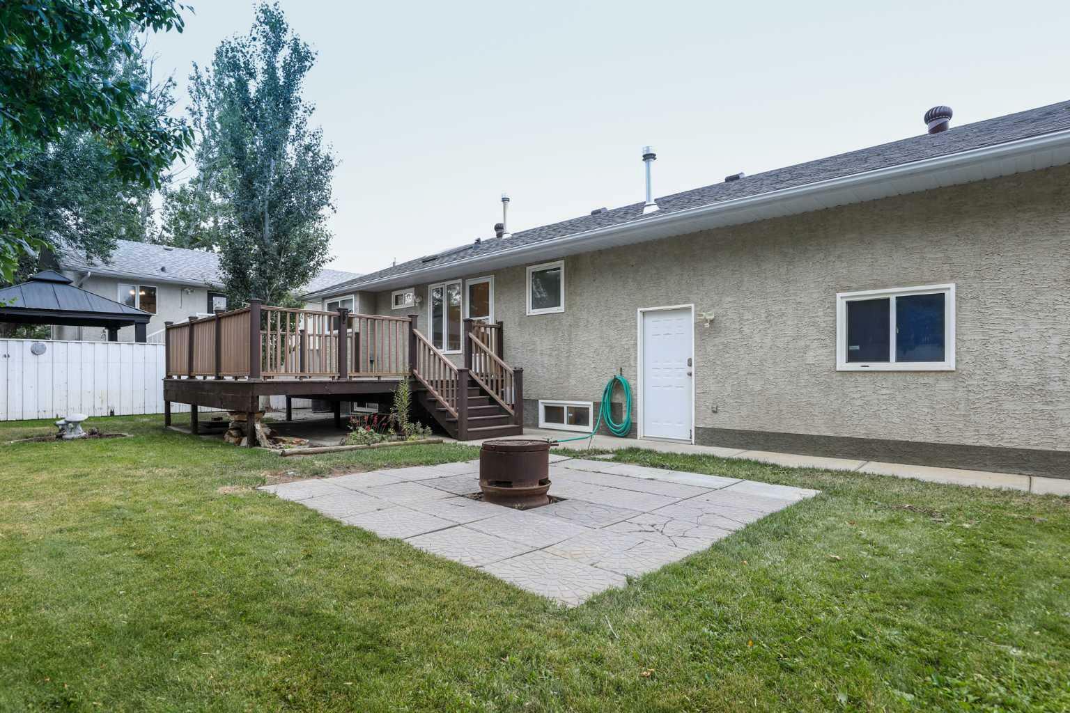 Property Photo:  5407 52 Street  AB T1G 1M1 