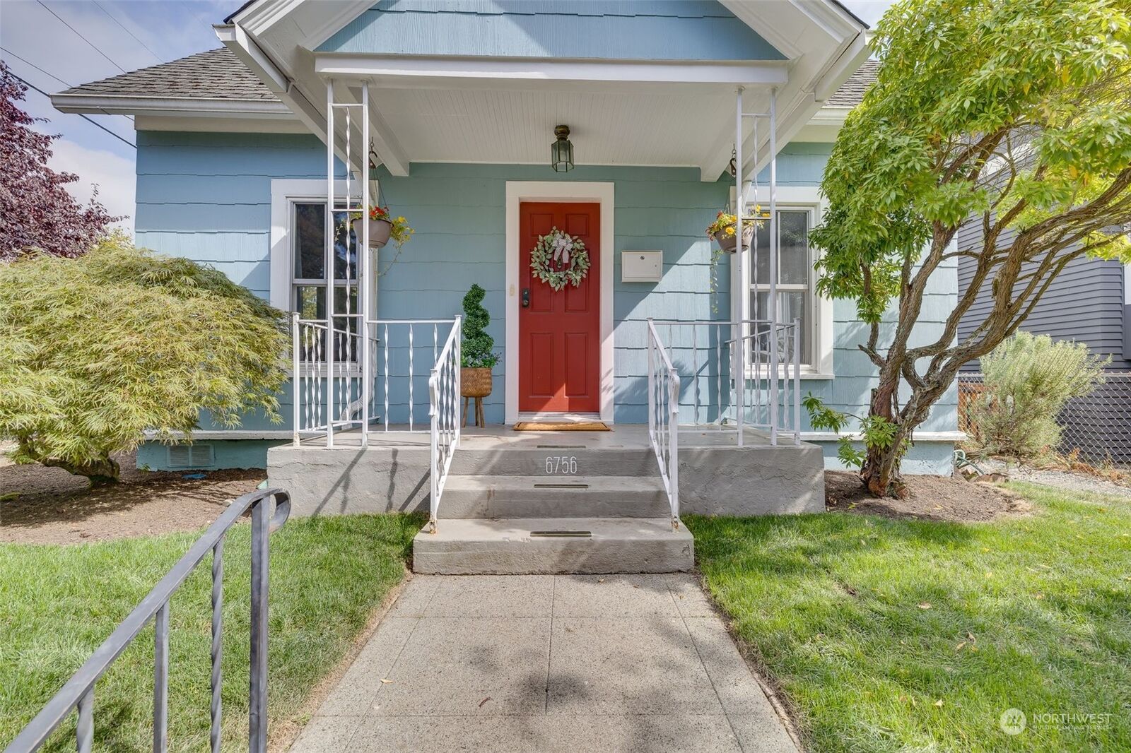 Property Photo:  6756 23rd Avenue NW  WA 98117 