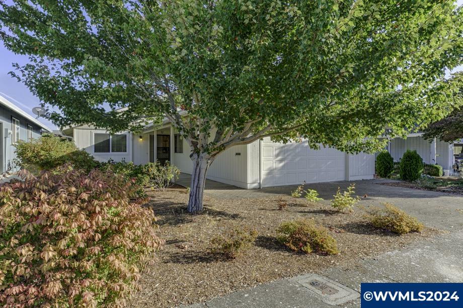 Property Photo:  1989  Nut Tree Dr NW  OR 97304 