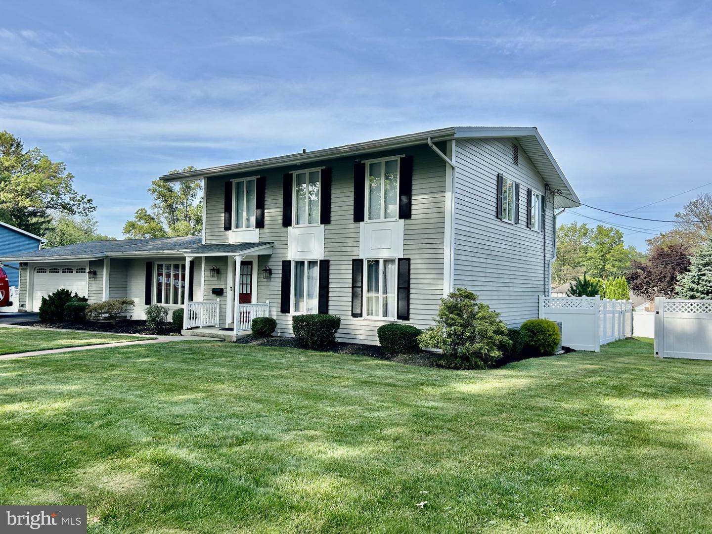 Property Photo:  521 Gale Road  PA 17011 