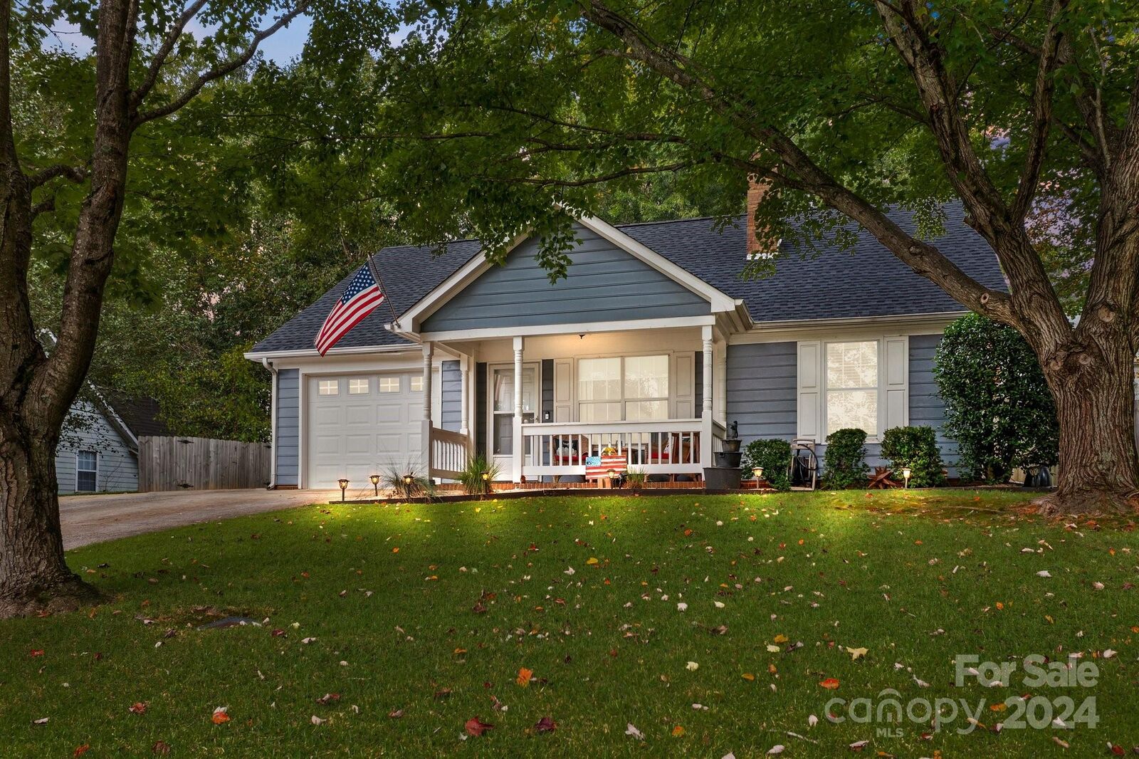 Property Photo: 124 Eagle Court NC 28117