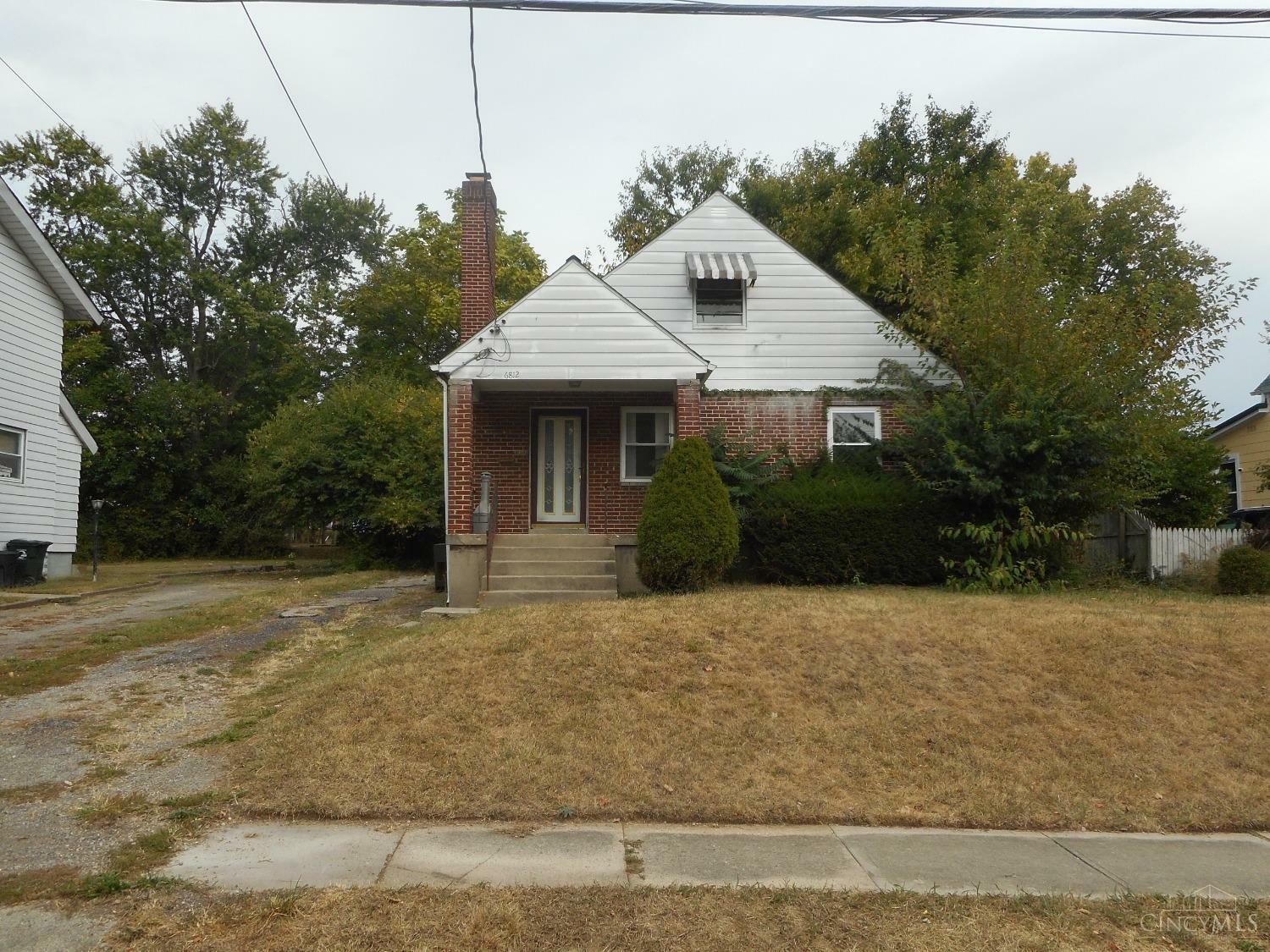 Property Photo: 6812 Alpine Avenue OH 45236