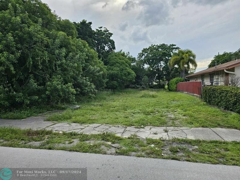 Property Photo:  265 NW 1st Ave  FL 33441 