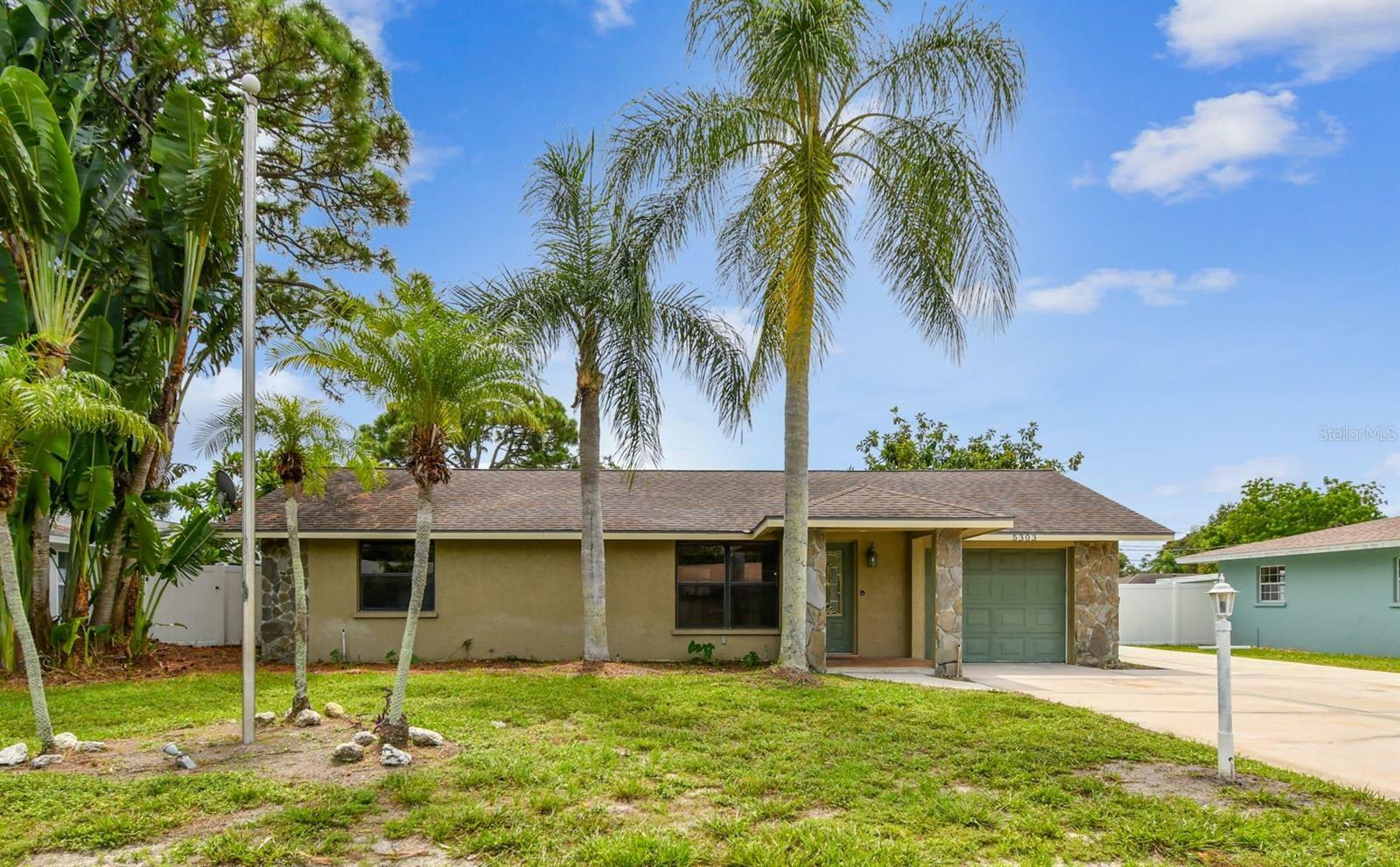 Property Photo:  5303 12th Avenue Drive W  FL 34209 