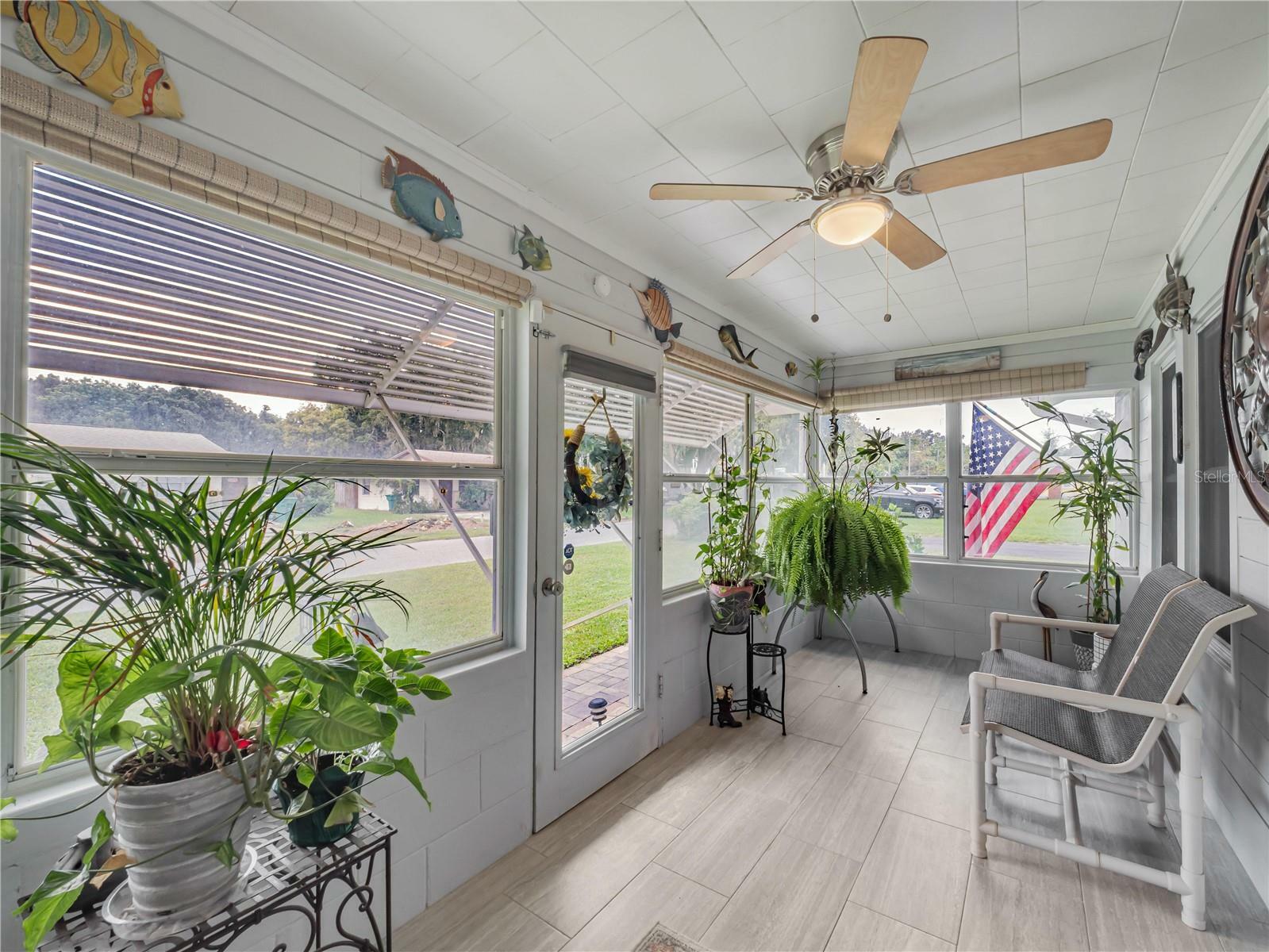 Property Photo:  723 N Warfield Avenue  FL 34785 