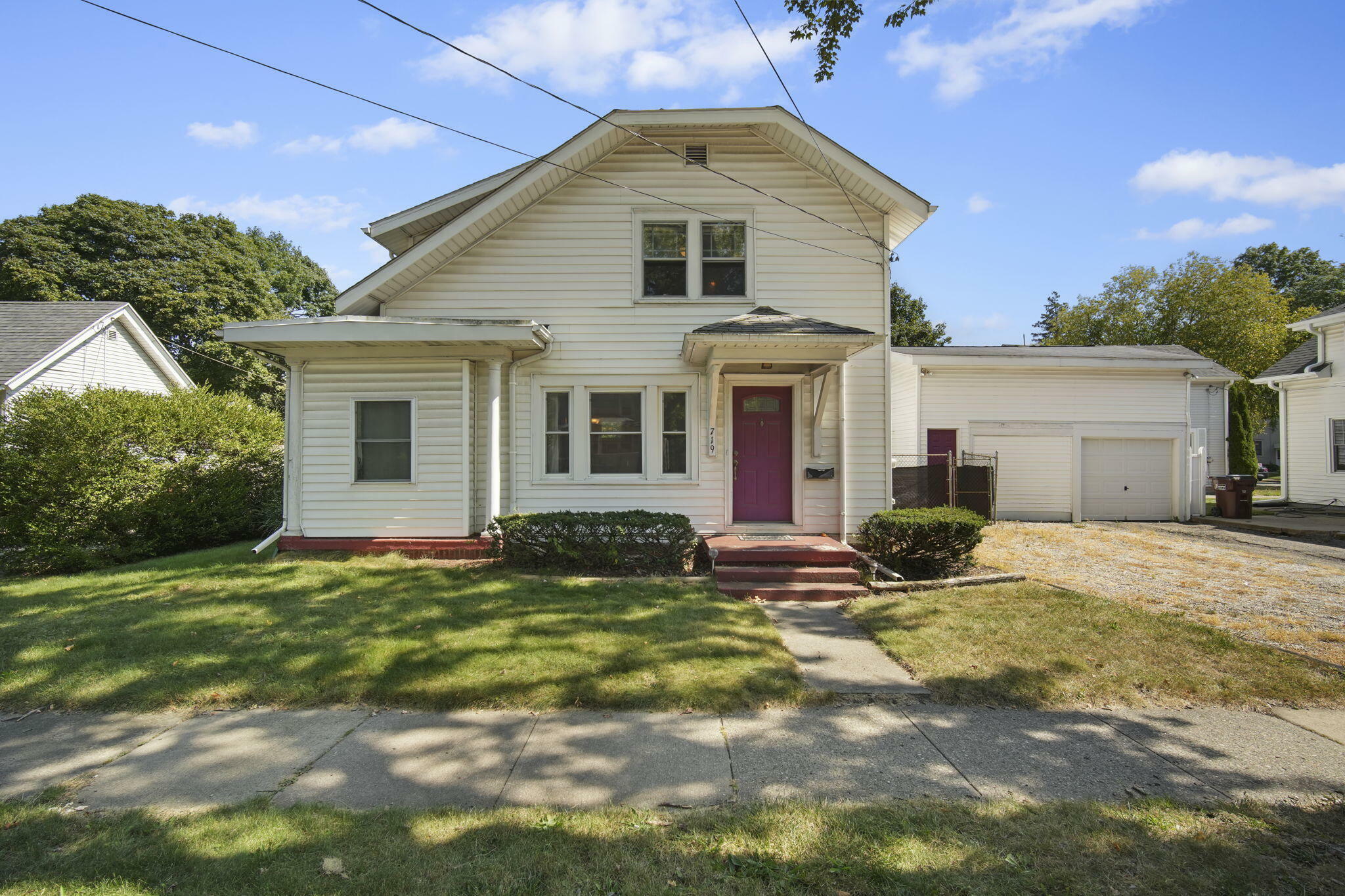 Property Photo:  719 S West Avenue  MI 49203 