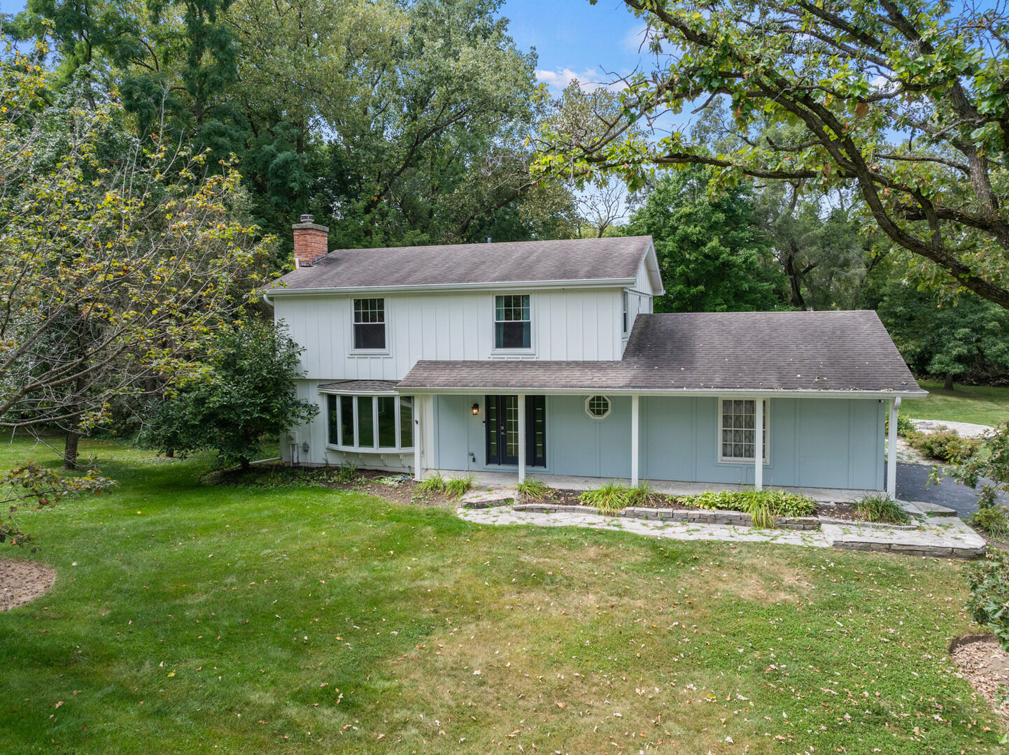 Property Photo: 735 Circle Drive IL 60010