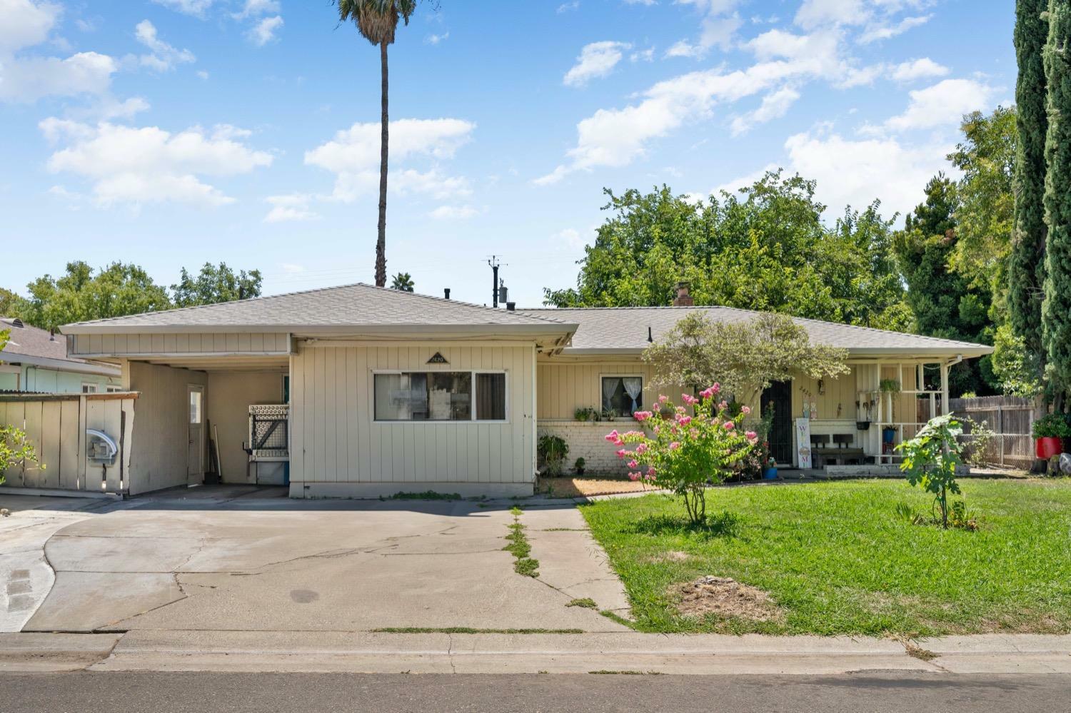 Property Photo:  2420 Burgundy Way  CA 95825 