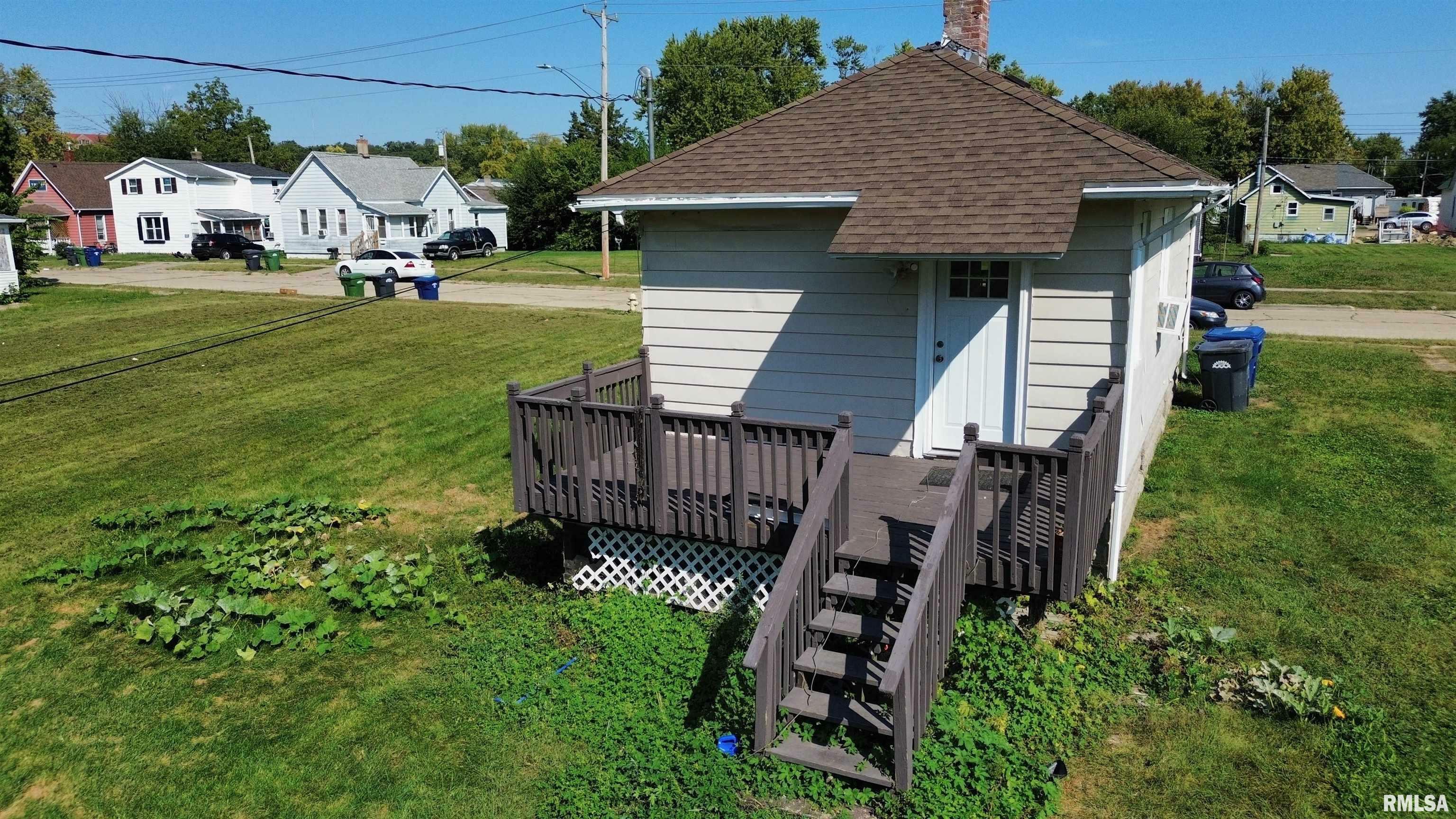 Property Photo:  321 2nd Avenue North  IA 52732 