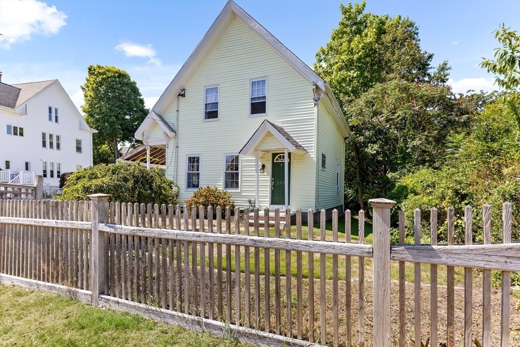 Property Photo:  128 Alden Street  MA 02382 