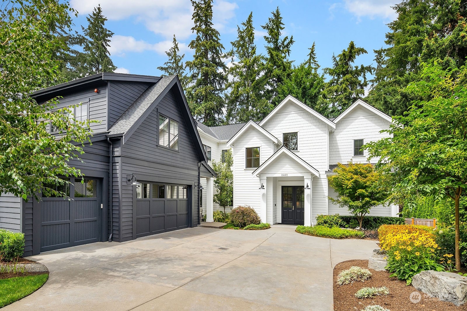 Property Photo:  8448 SE 37th Street  WA 98040 