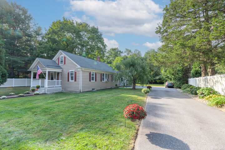 69 Pine Street  Norwich CT 06360 photo