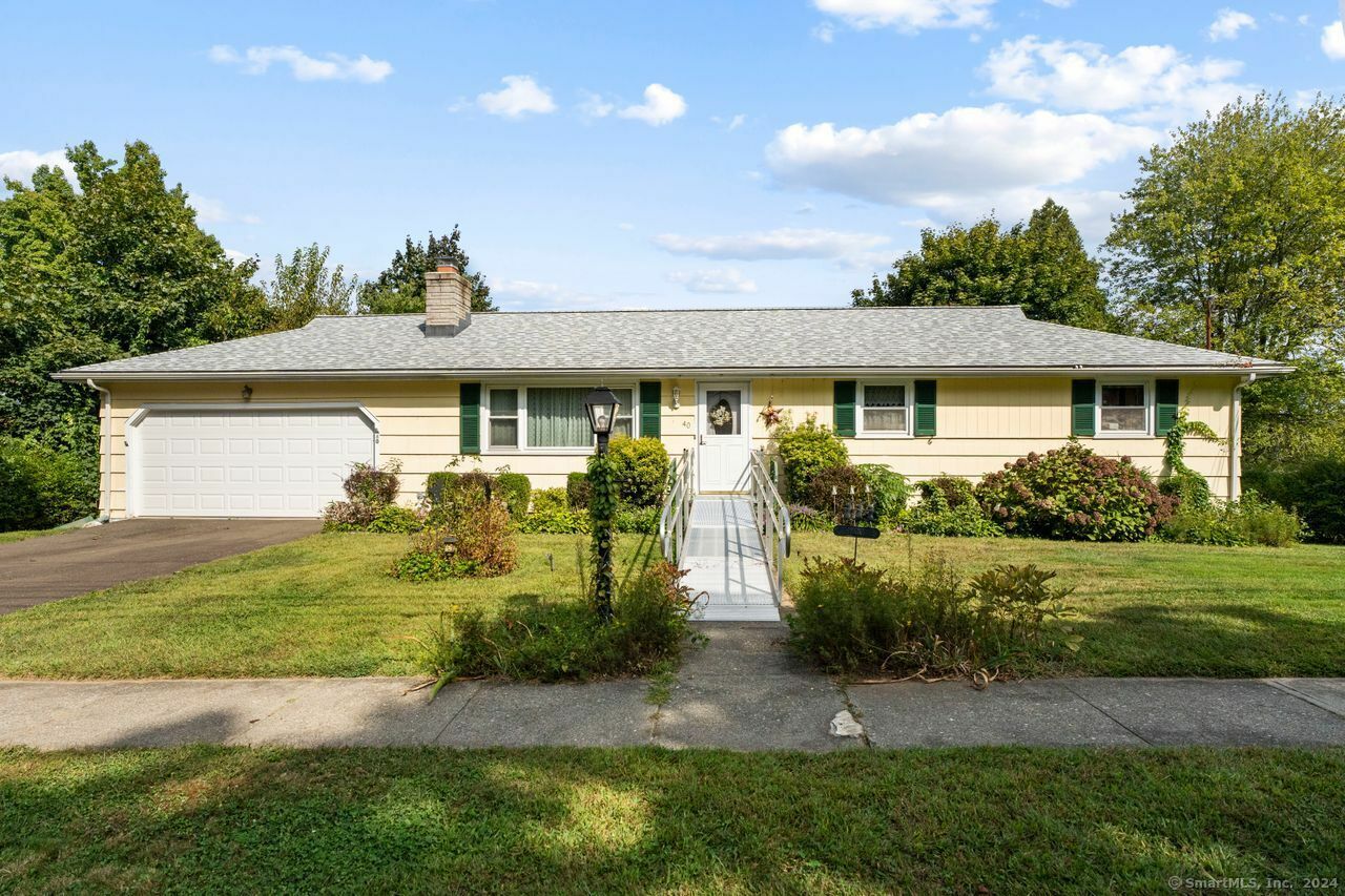 Property Photo:  40 Valley View Road  CT 06614 