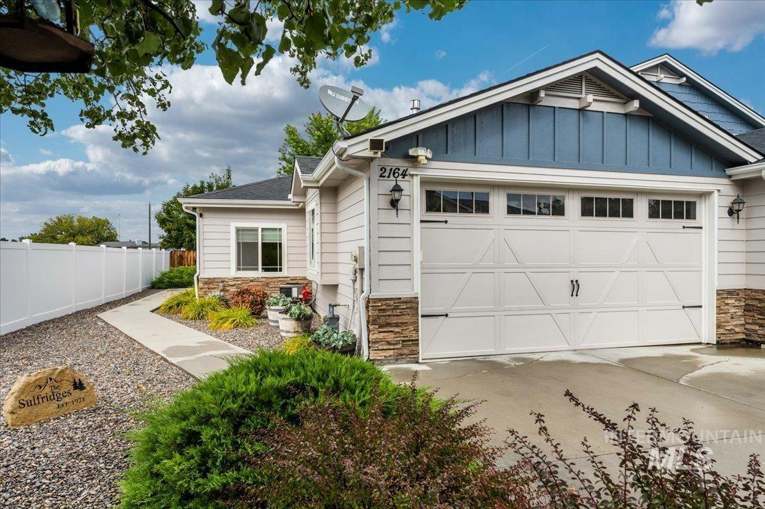 Property Photo:  2164 W Pine Ave.  ID 83642 