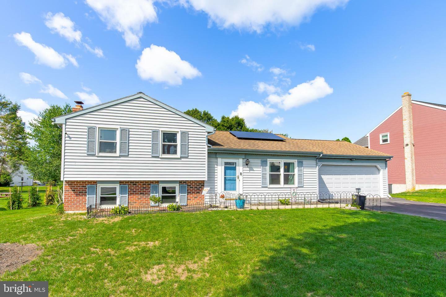 Property Photo:  550 Stony Battery Road  PA 17538 