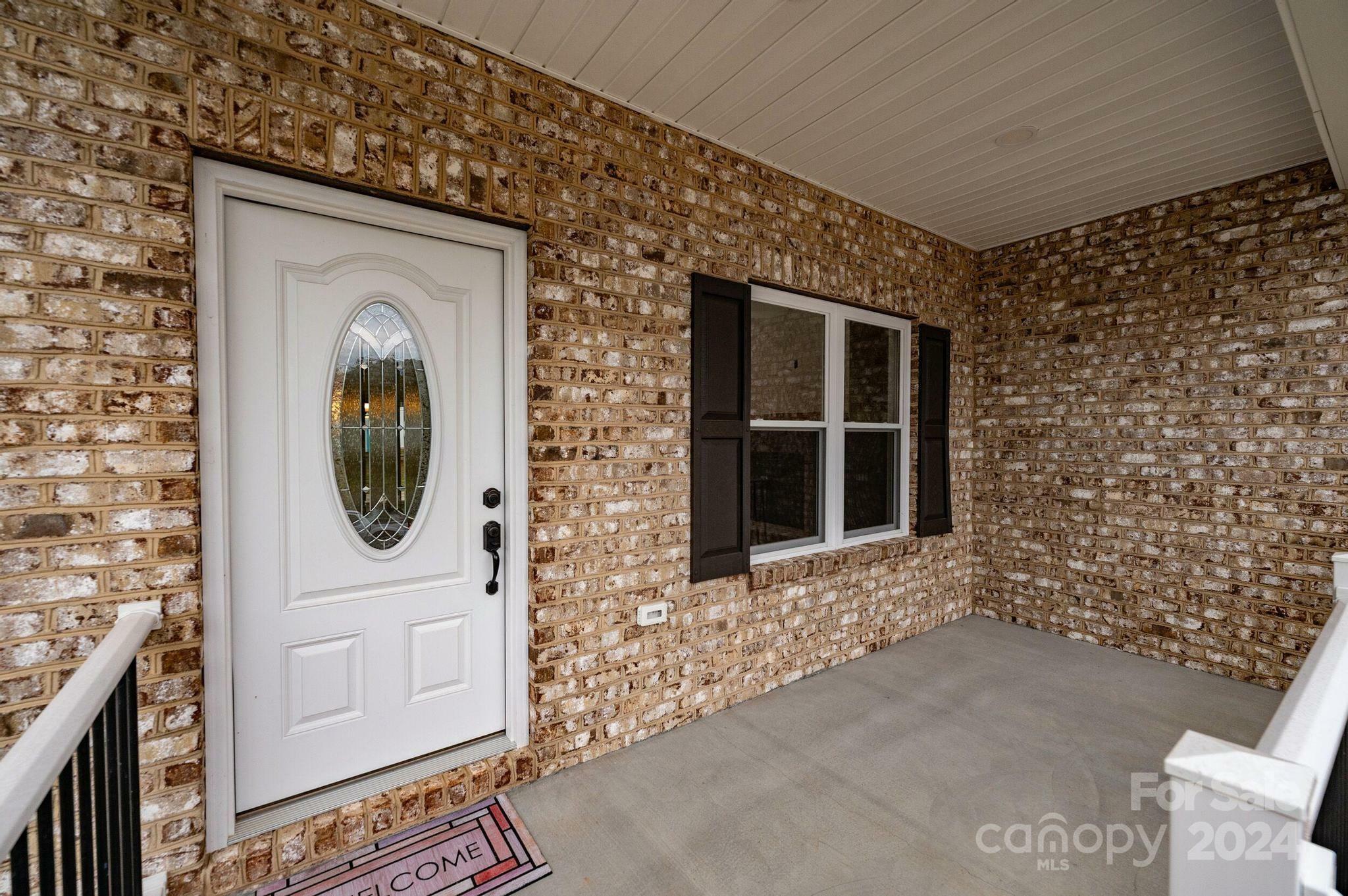 Property Photo:  106 Eastwood Village Court  NC 28638 