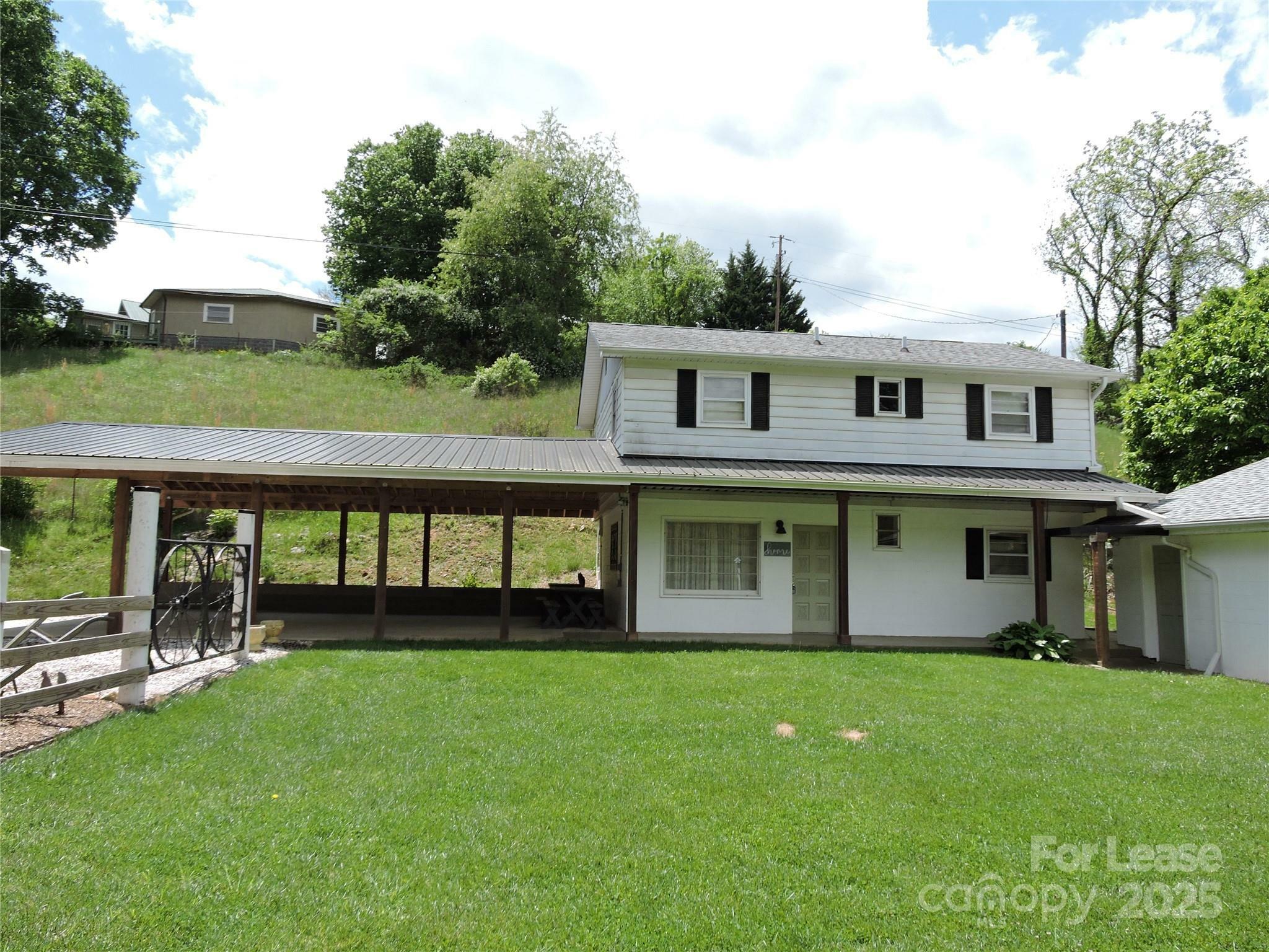Property Photo: 470 Old US 19 23 Highway NC 28715