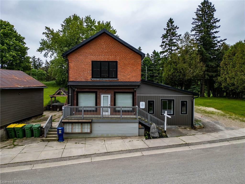 Property Photo:  162 Kincardine Street  ON N0C 1K0 