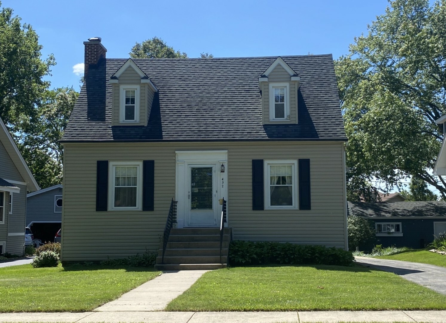 Property Photo:  432 Garfield Terrace  IL 60148 