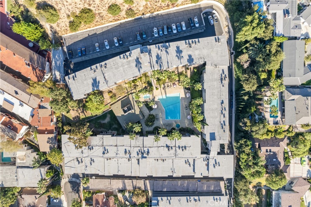 Property Photo:  1517 E Garfield Avenue 77  CA 91205 