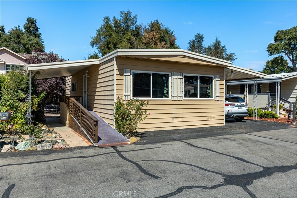 Property Photo:  1217 Camino Del Robles Drive  CA 93422 