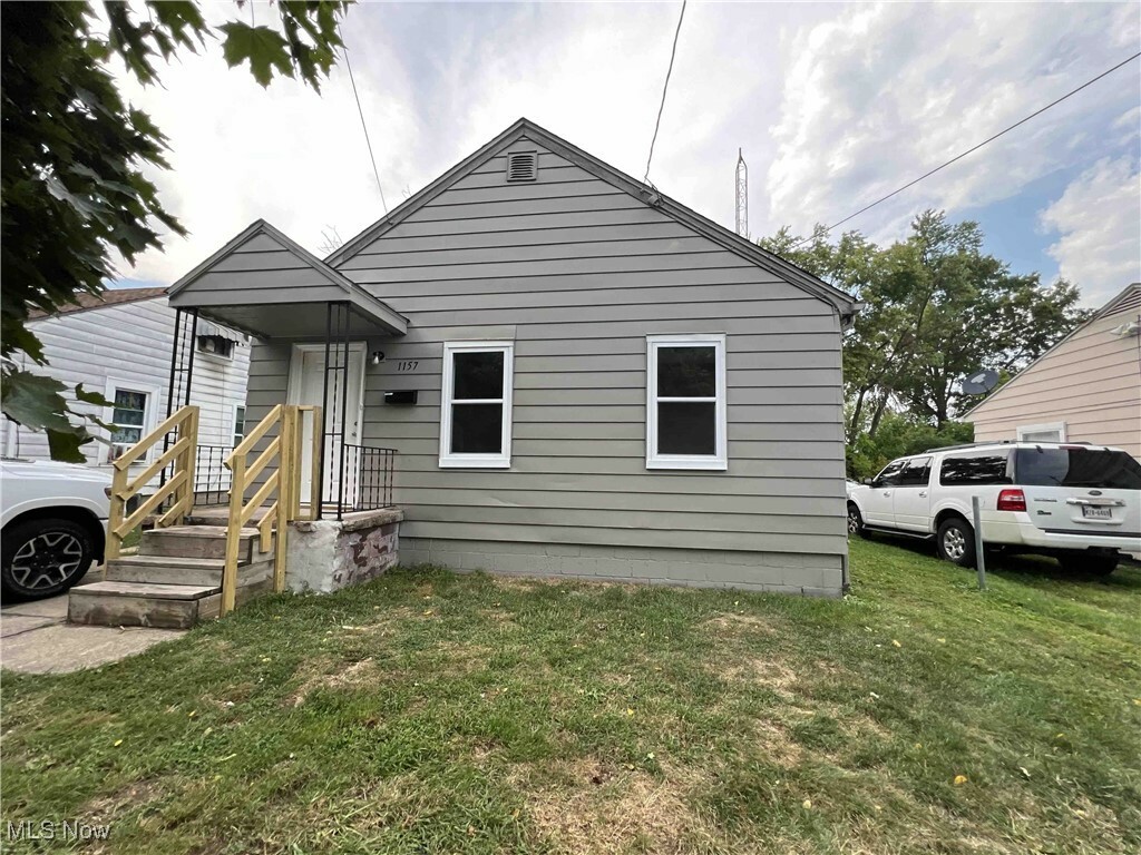 Property Photo:  1157 E Archwood Avenue  OH 44306 