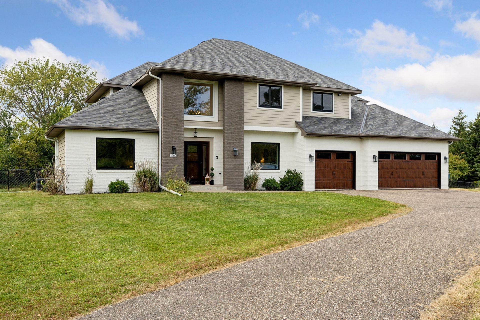 Property Photo:  2580 Imperial Avenue N  MN 55042 