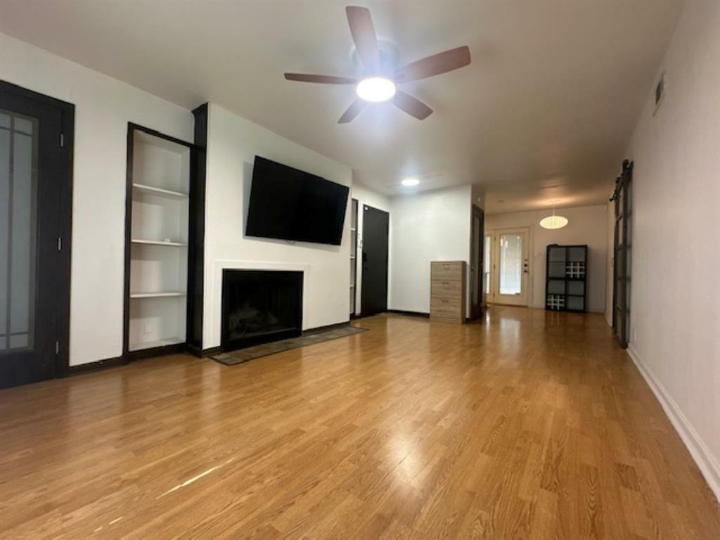 Property Photo:  5218 Fleetwood Oaks Avenue 207  TX 75235 