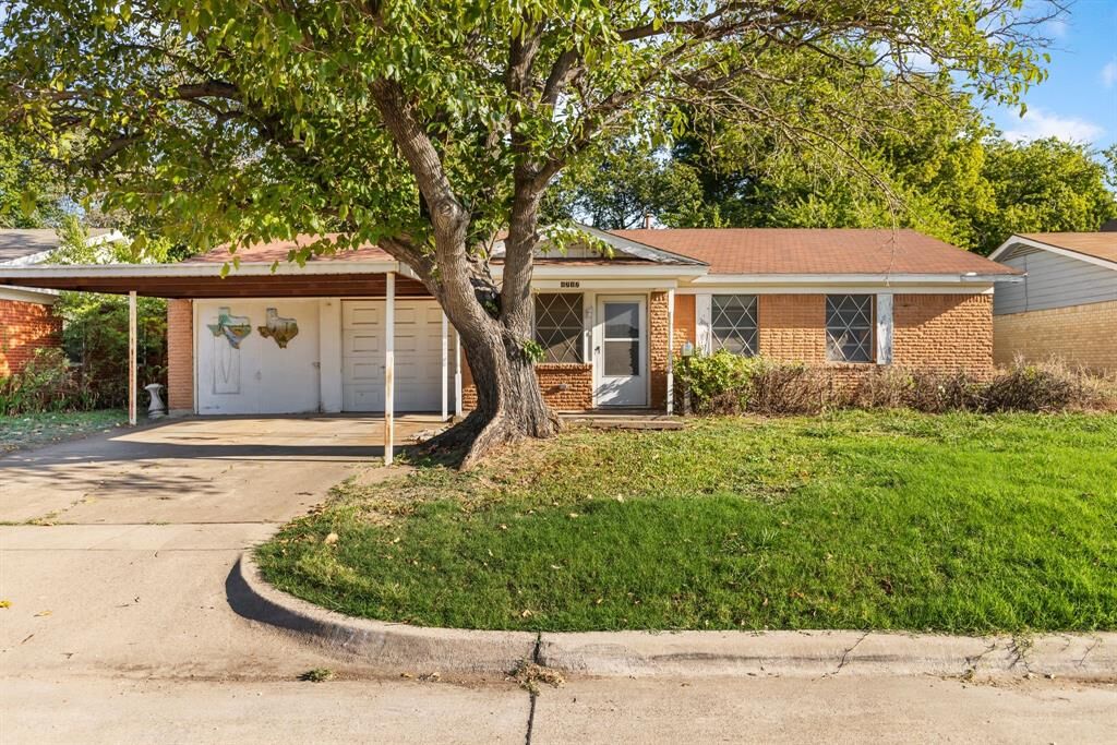 Property Photo:  1717 Gill Street  TX 76131 