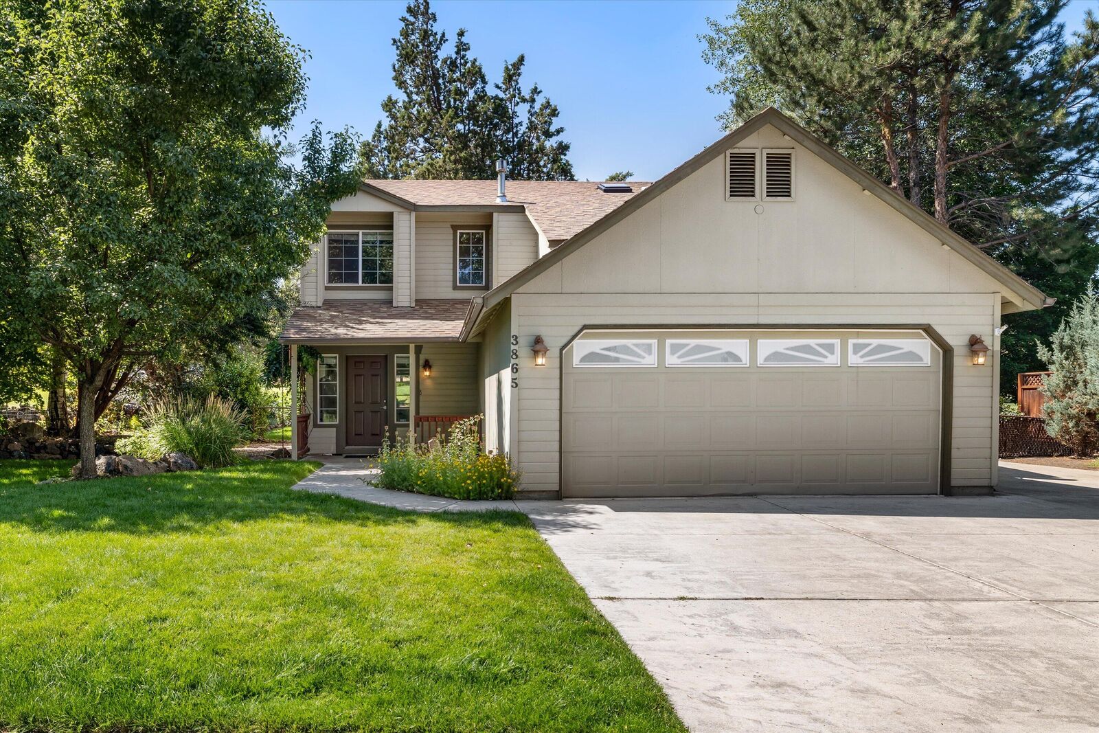 Property Photo:  3865 SW Ben Hogan Drive  OR 97756 