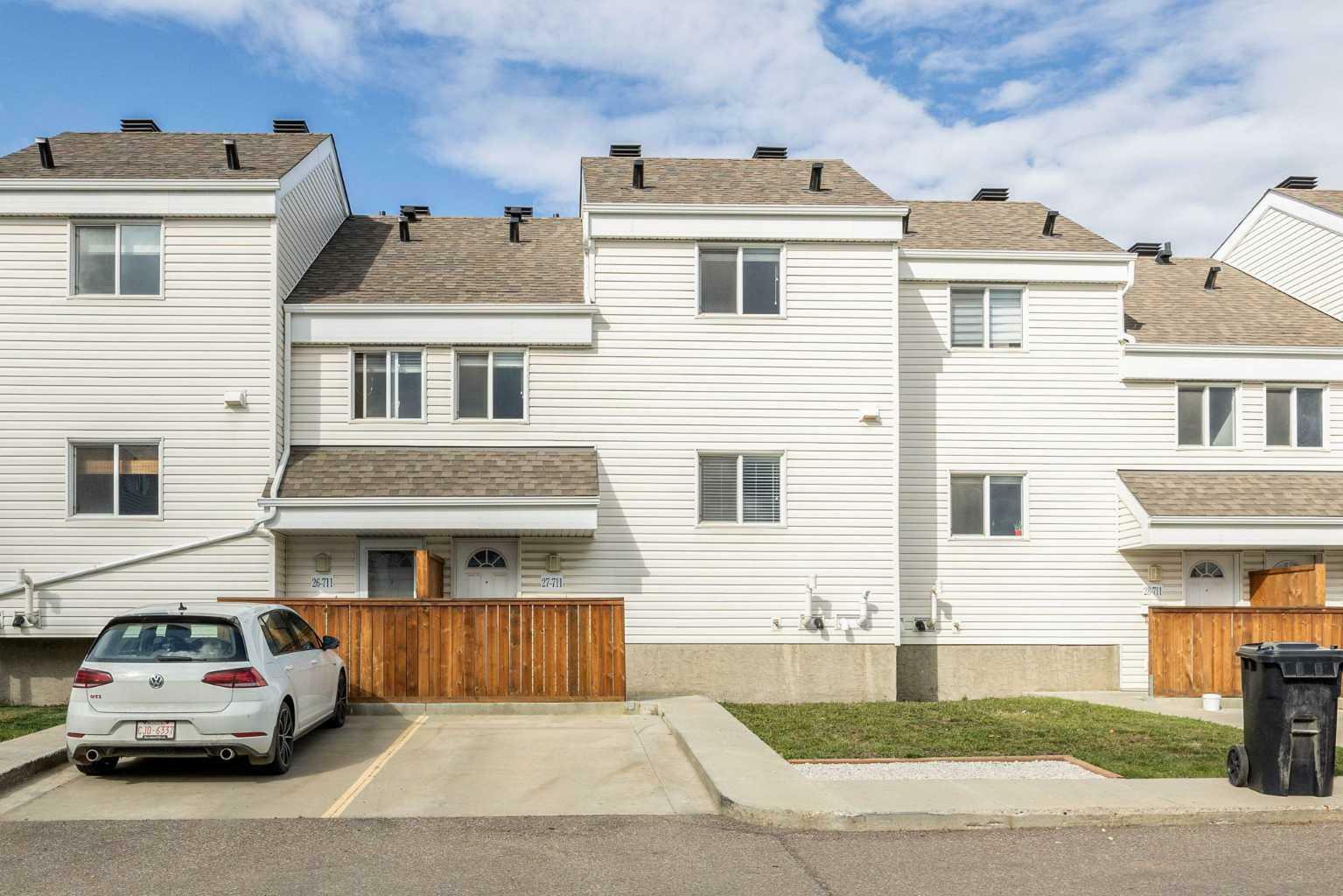 Property Photo:  711 Beaconhill Drive 27  AB T9H 3R5 