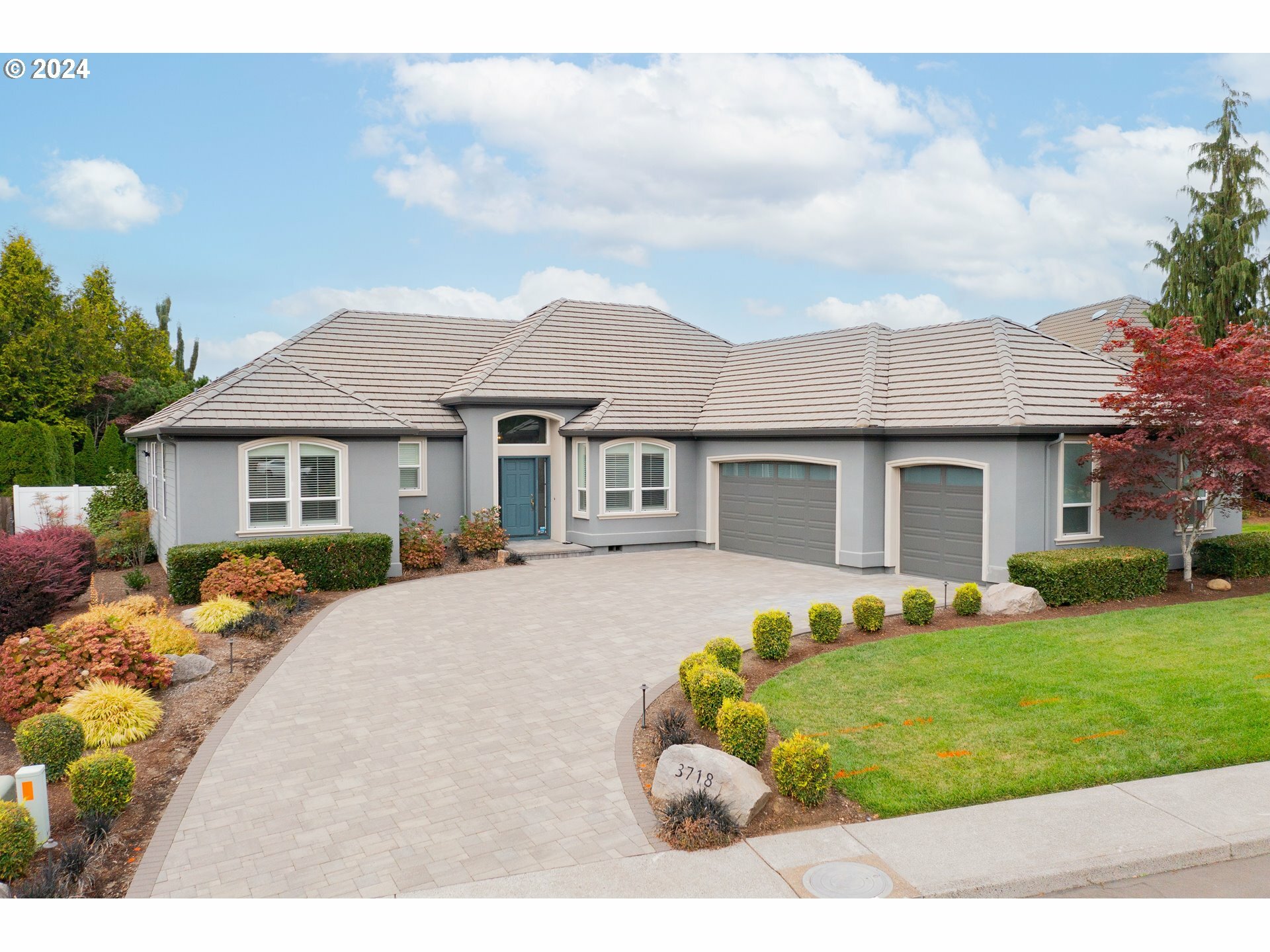 Property Photo: 3718 SE 155th Ave WA 98683