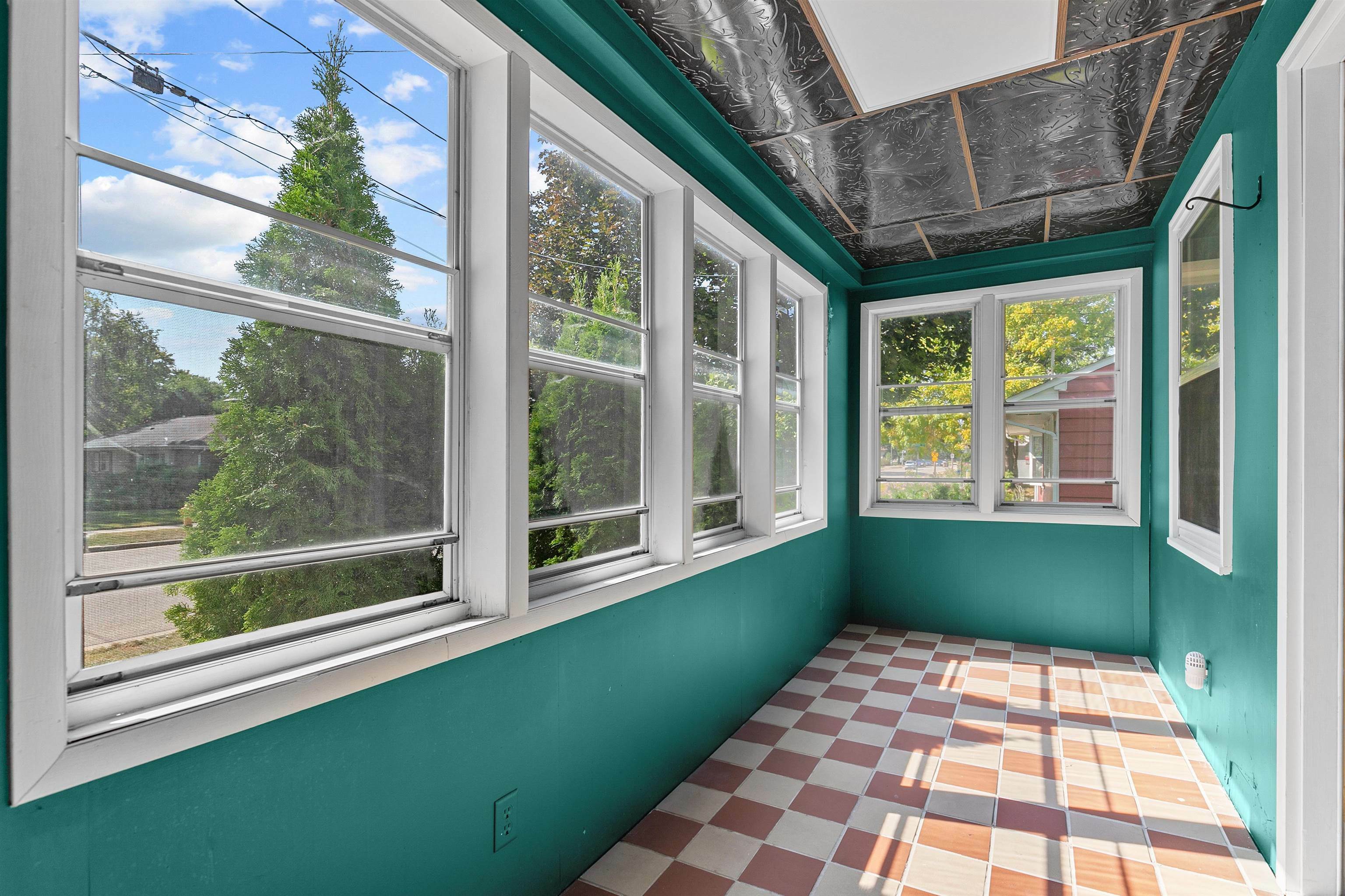 Property Photo:  608 E New York Avenue  WI 54901 