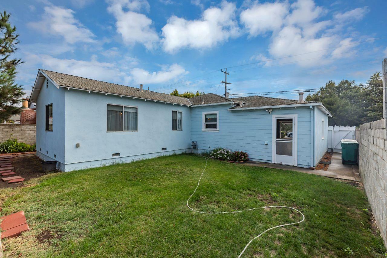 Property Photo:  422 Division Street  CA 93930 