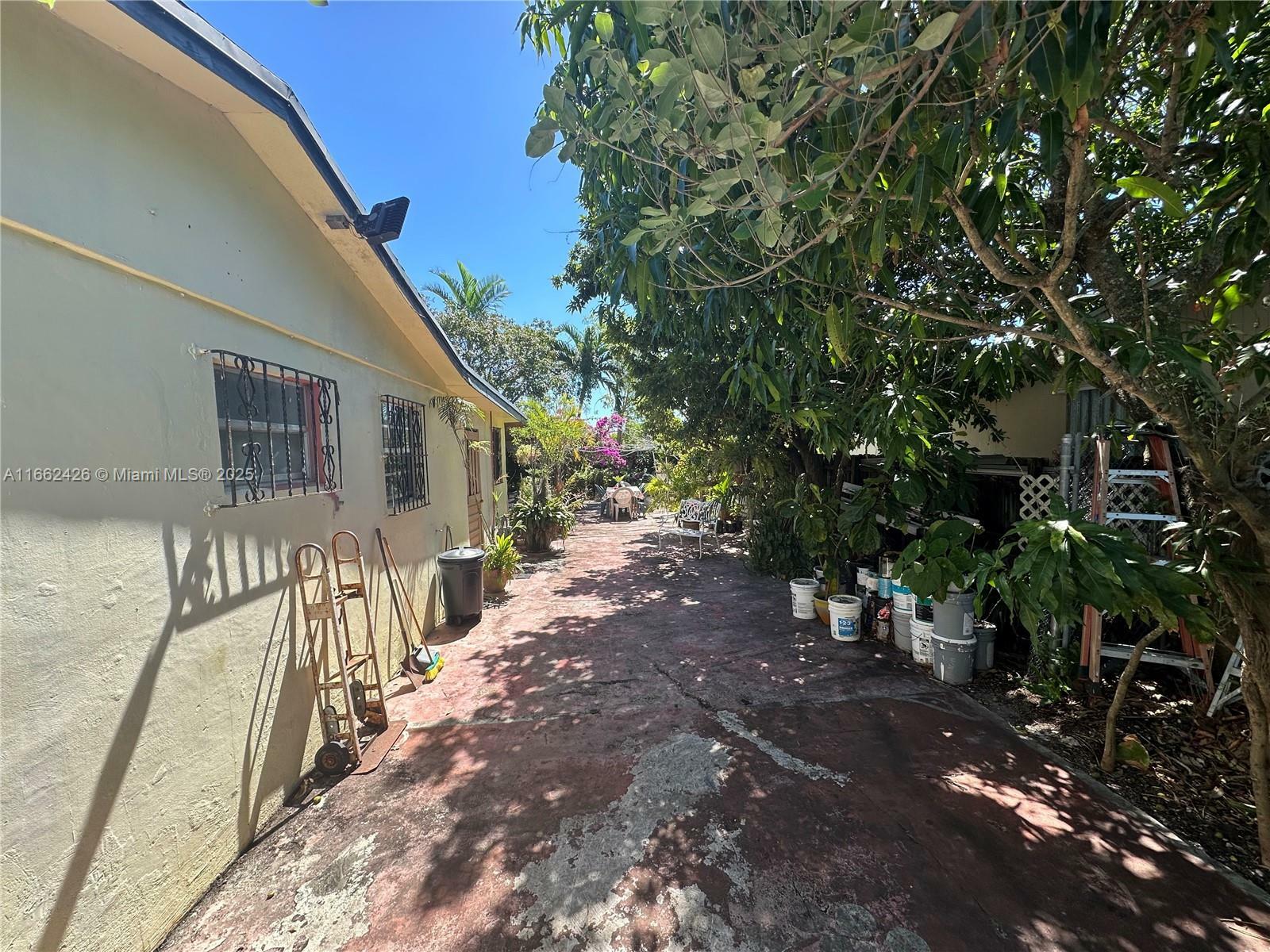 Property Photo: 11836 SW 203rd Ter FL 33177