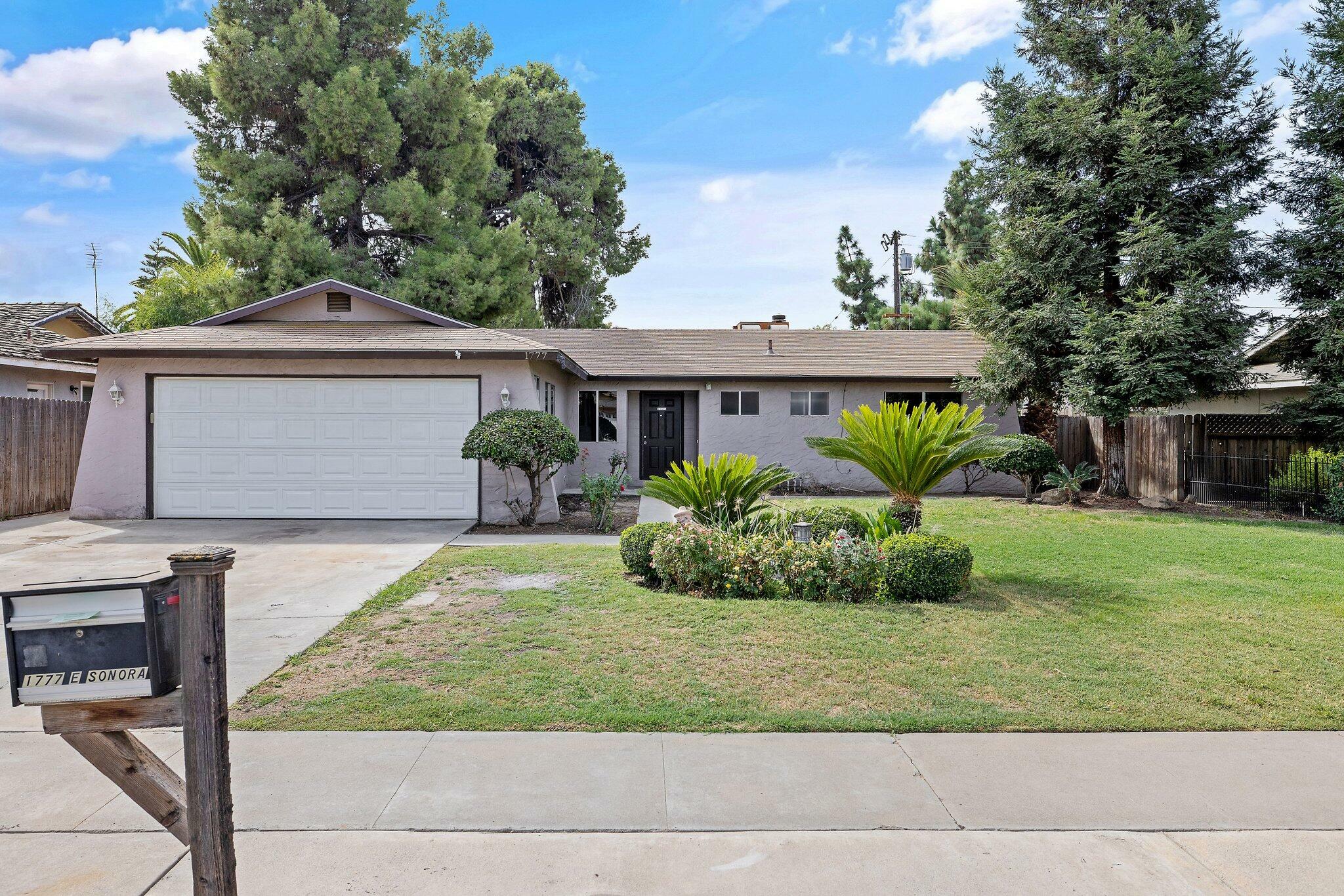 Property Photo:  1777 E Sonora Avenue  CA 93274 