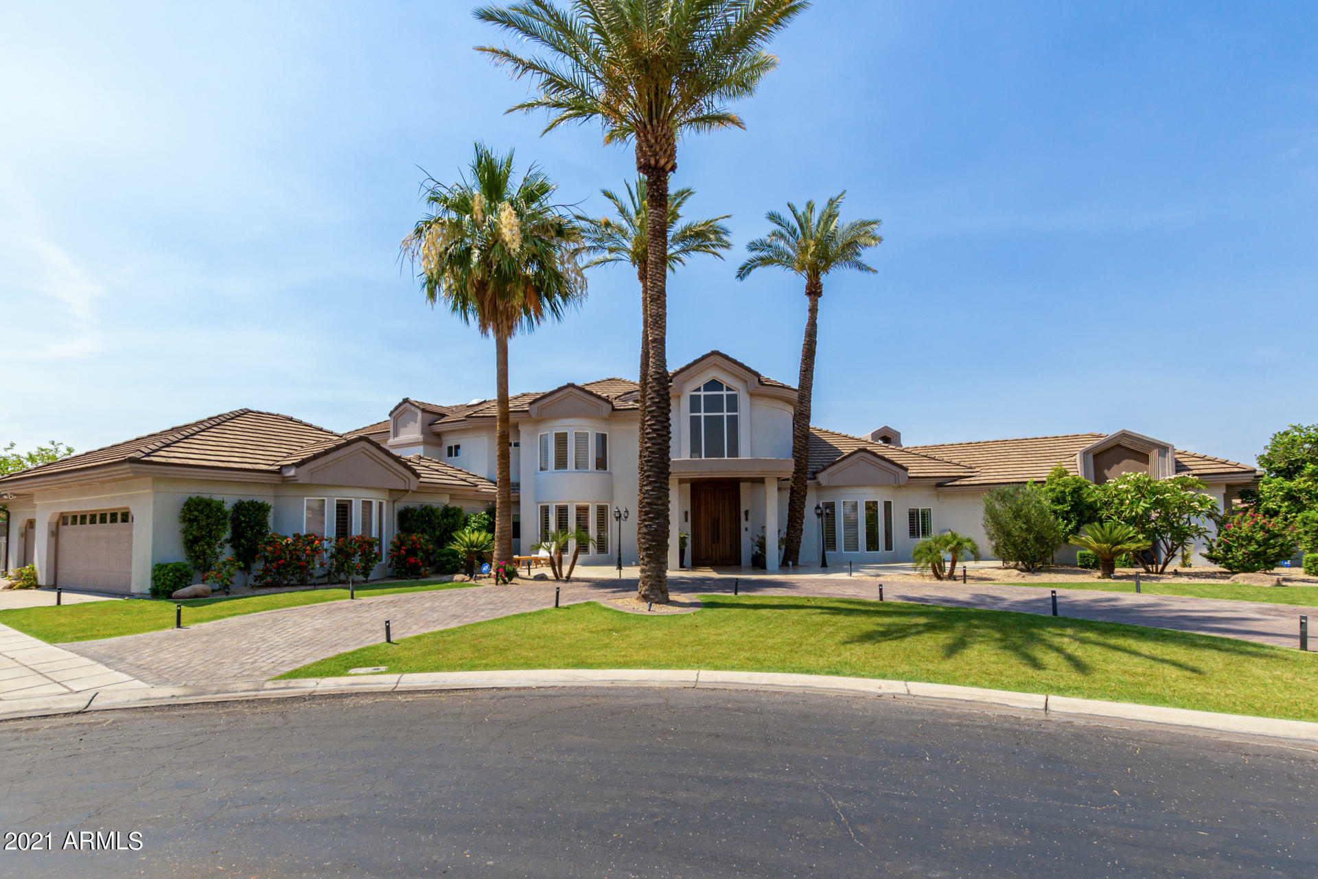 Property Photo:  1502 E Treasure Cove Drive  AZ 85234 