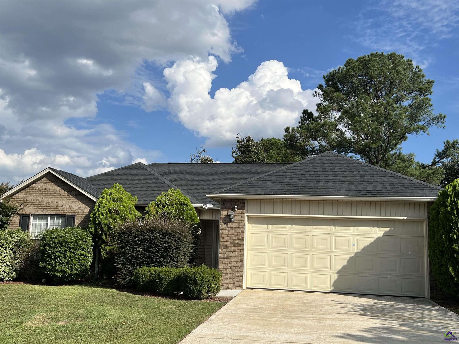 Property Photo: 123 Castle Pines Drive GA 31005