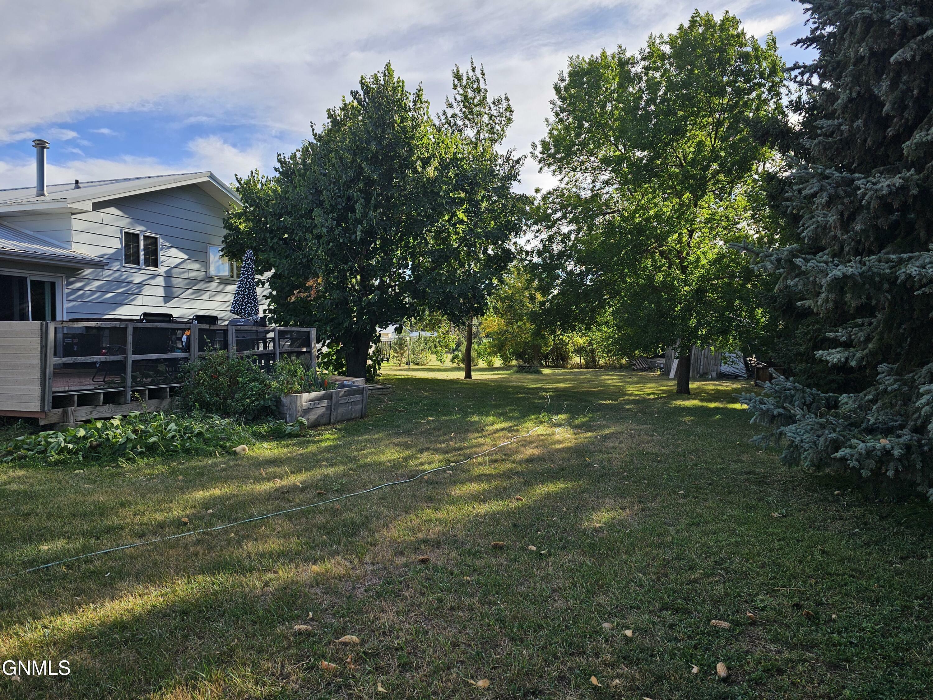 Property Photo:  250 1st Street Street  ND 58650 