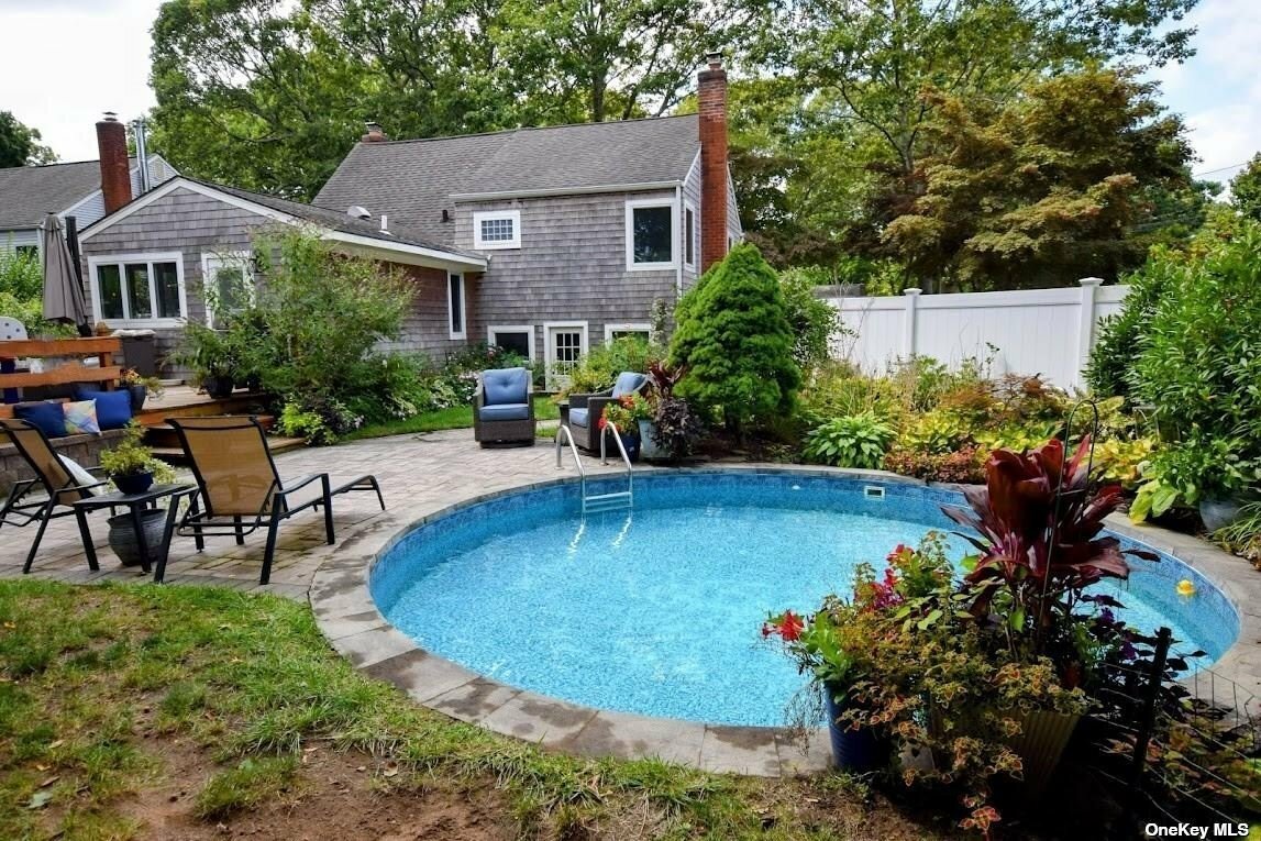 Property Photo:  103 N Howells Point Road  NY 11713 