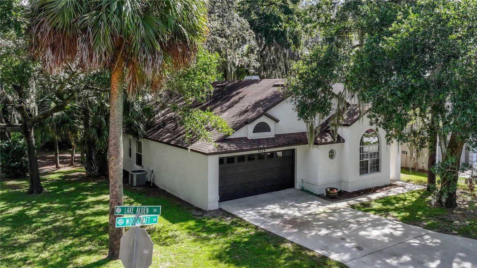 Property Photo:  1039 Woodcraft Dr  FL 32712 