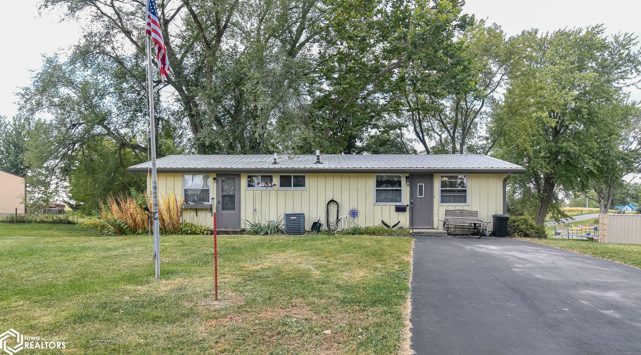 Property Photo:  114 S Maple Street  IA 50106 