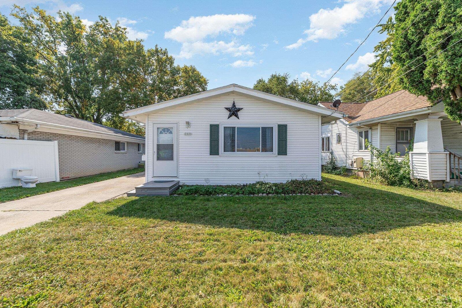 Property Photo: 2321 Weiss Street MI 48602