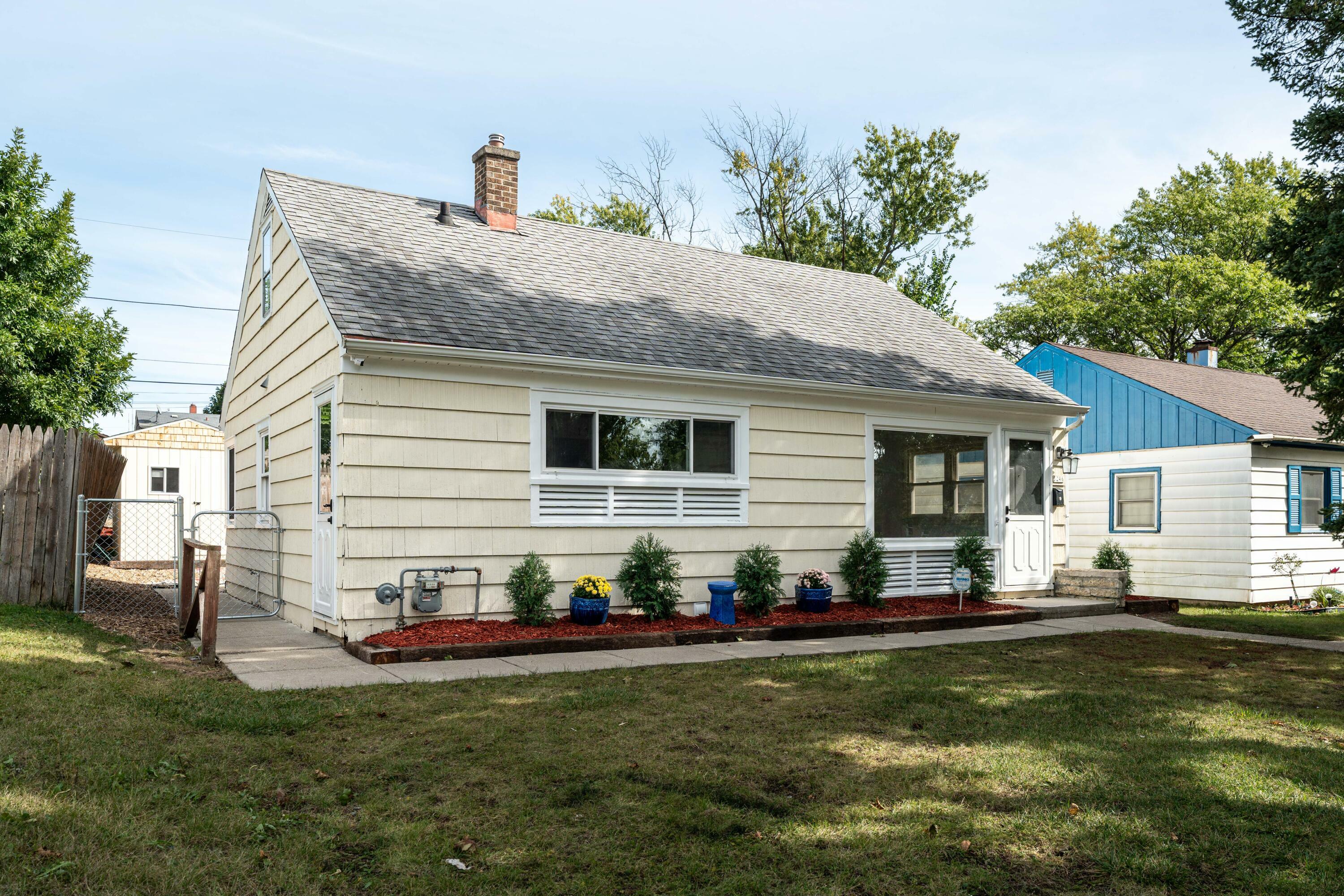 Property Photo:  5246 N 44th St  WI 53218 