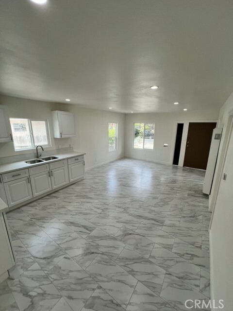 Property Photo:  348 E 73rd Street  CA 90003 