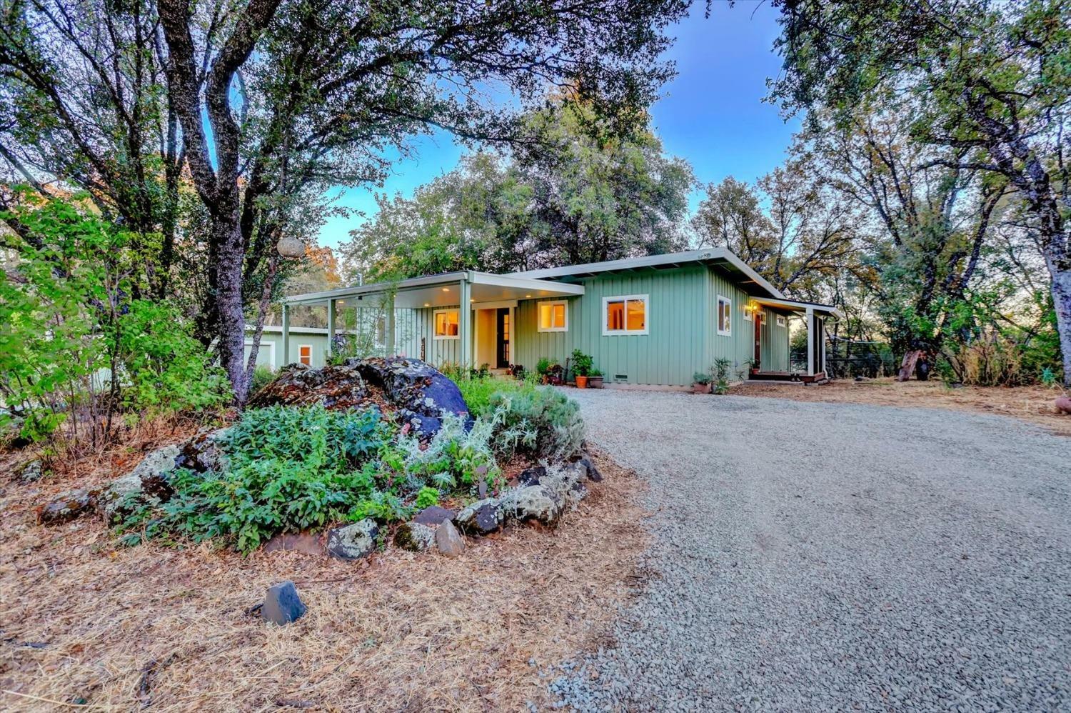 Property Photo:  11709 Rough And Ready Road  CA 95975 