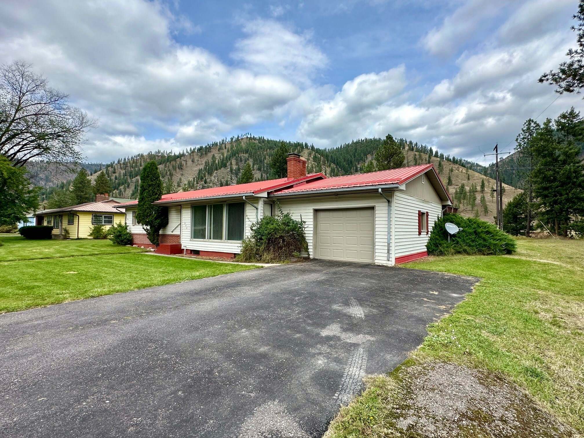 Property Photo:  644 4th Avenue E  MT 59872 