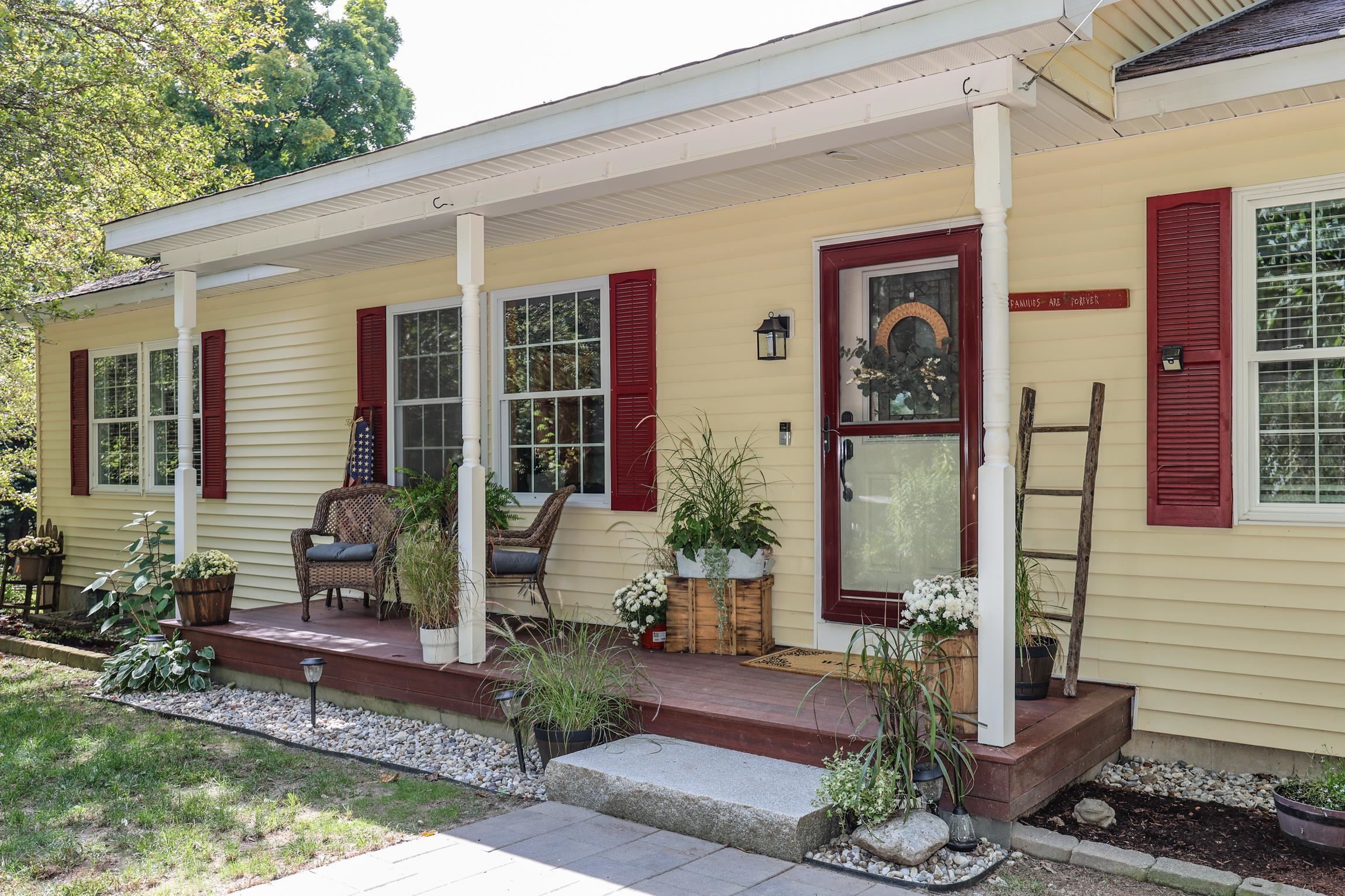Property Photo:  20 Latting Lane  NH 03278 