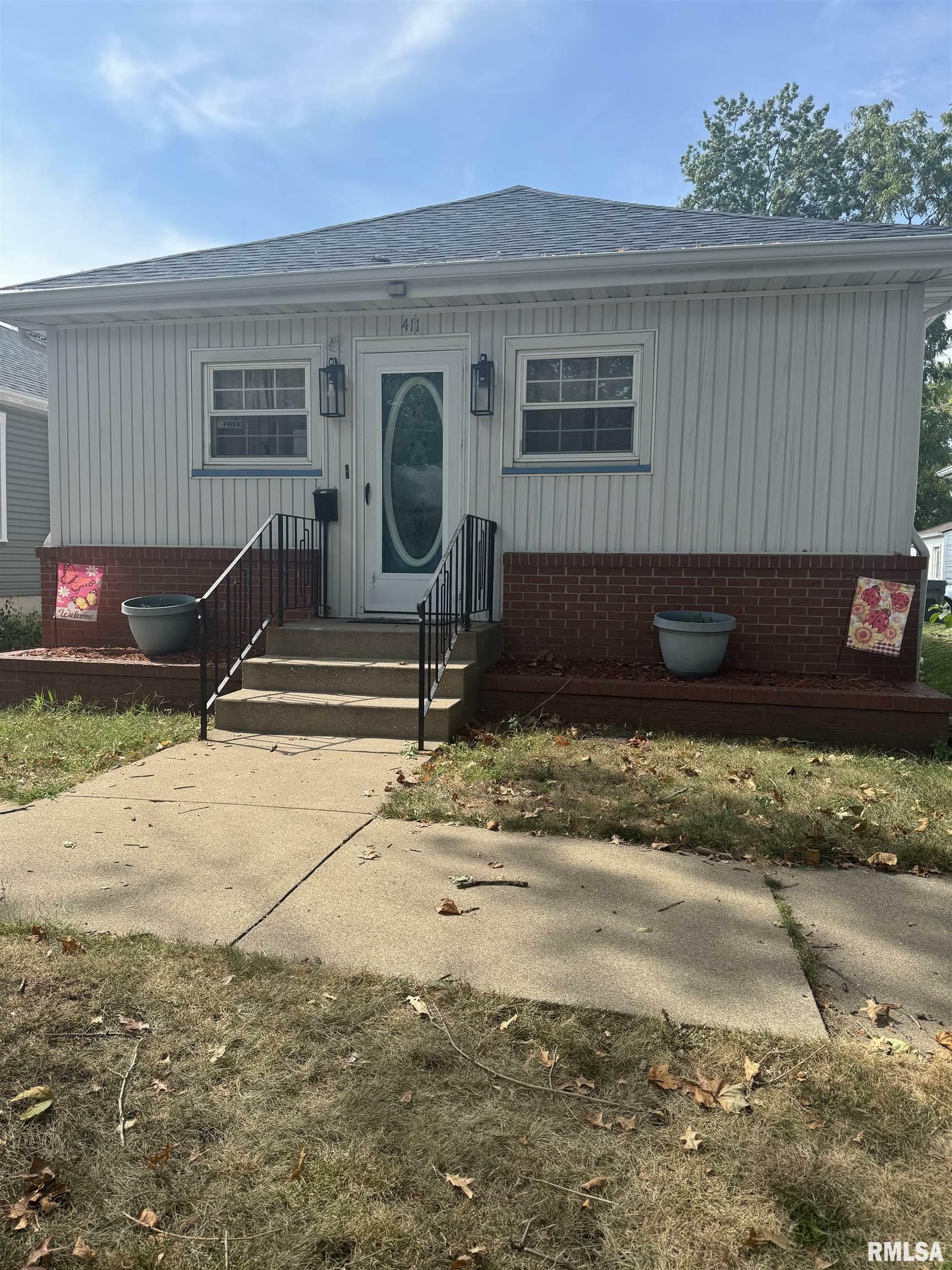 Property Photo:  411 S 13th Street  IL 61554 