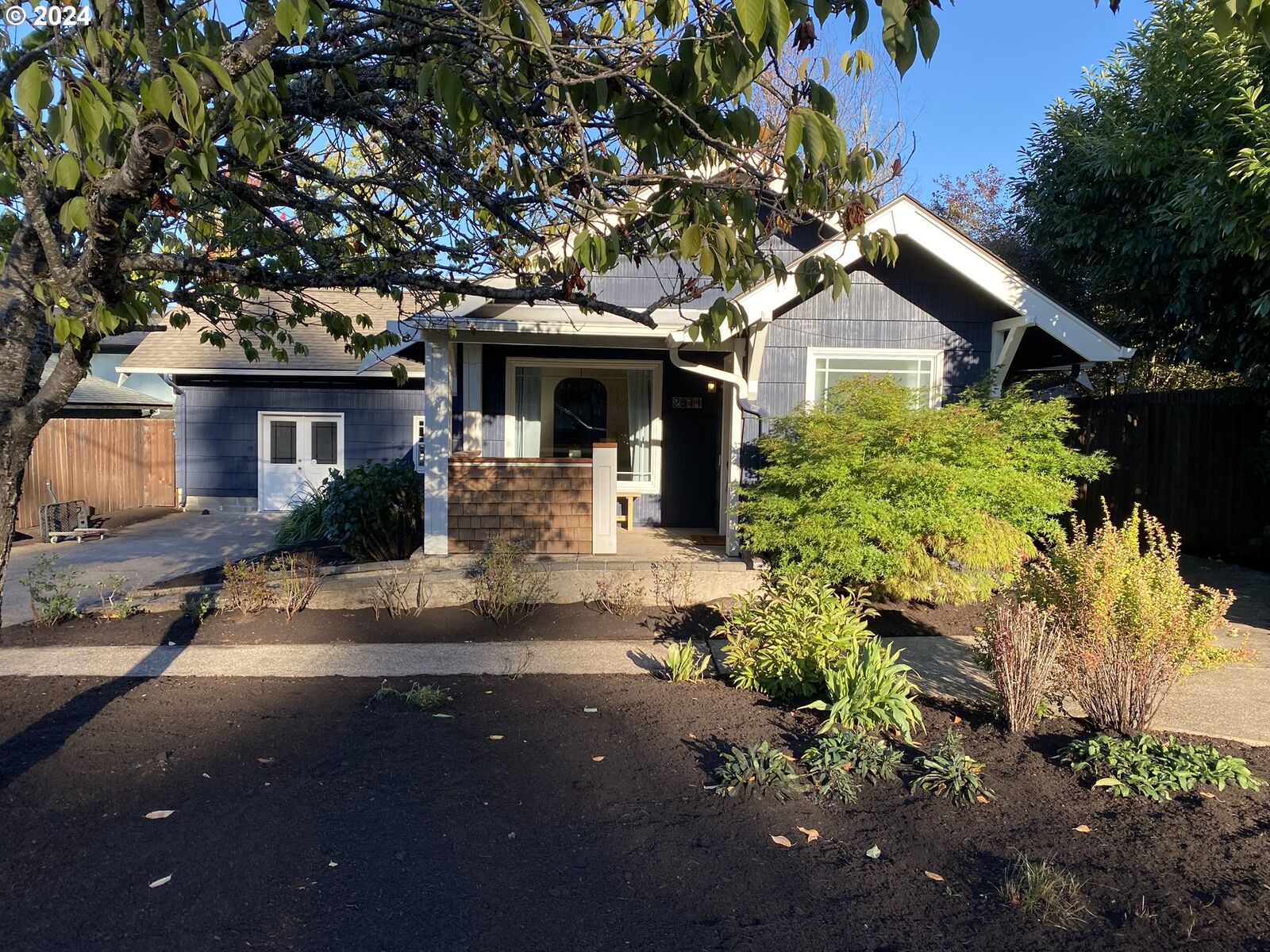 Property Photo: 2971 Portland St OR 97405